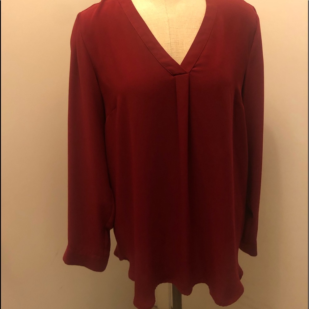 TAHARI Red Long Sleeve Blouse.
